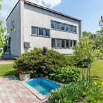 Ferienhaus Fantastic 170m2 With A Big Garden *