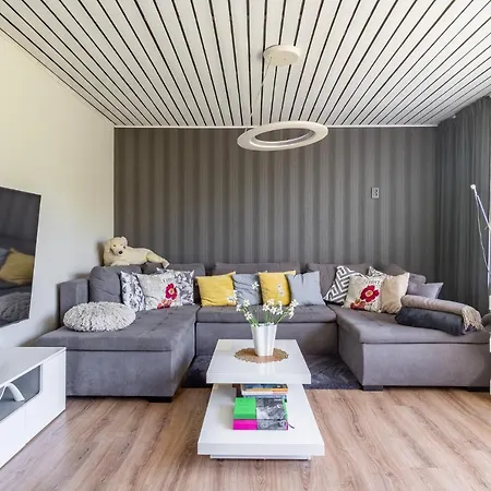 Puhkemaja Fantastic 170m2 With A Big Garden And Free Ev Recharger *