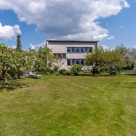 Puhkemaja Fantastic 170m2 With A Big Garden And Free Ev Recharger
