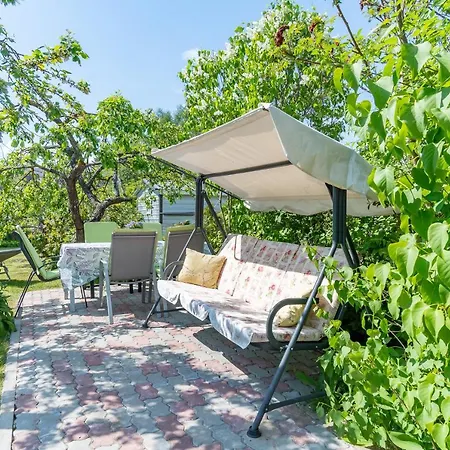 Puhkemaja Fantastic 170m2 With A Big Garden And Free Ev Recharger Parnu