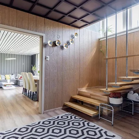 Fantastic 170m2 With A Big Garden * 페르누