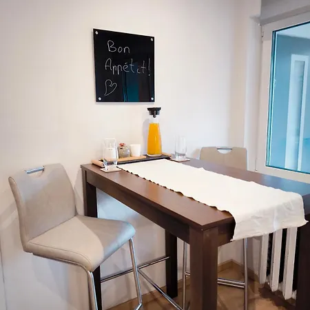 Fantastic 170m2 With A Big Garden 펜션 페르누