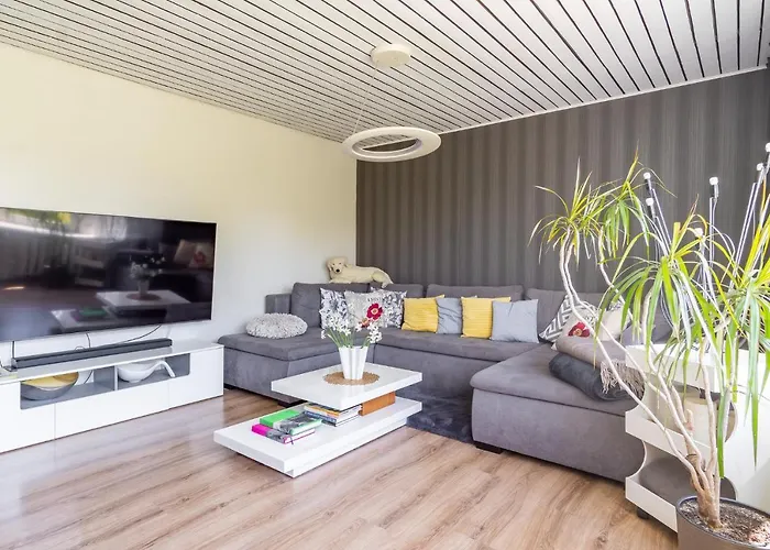 Casa de Férias Fantastic 170m2 With A Big Garden Pärnu